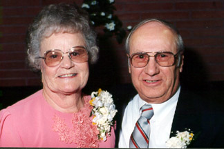 Cordino and Loretta Longiotti in 1995, celebrating their 50th wedding anniversary.